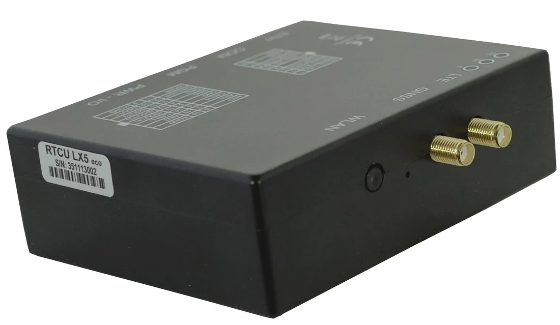 RTCU LX5 eco rear panel with cellular and GNSS antenna connections